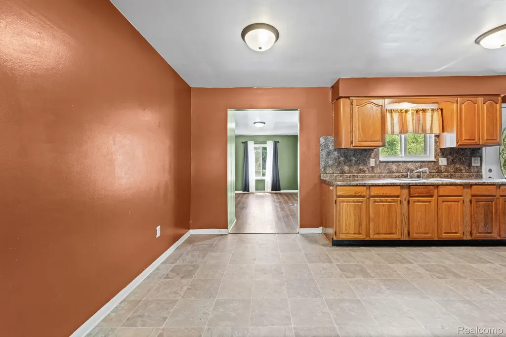 315 Airport Drive Holly Village MI 48442