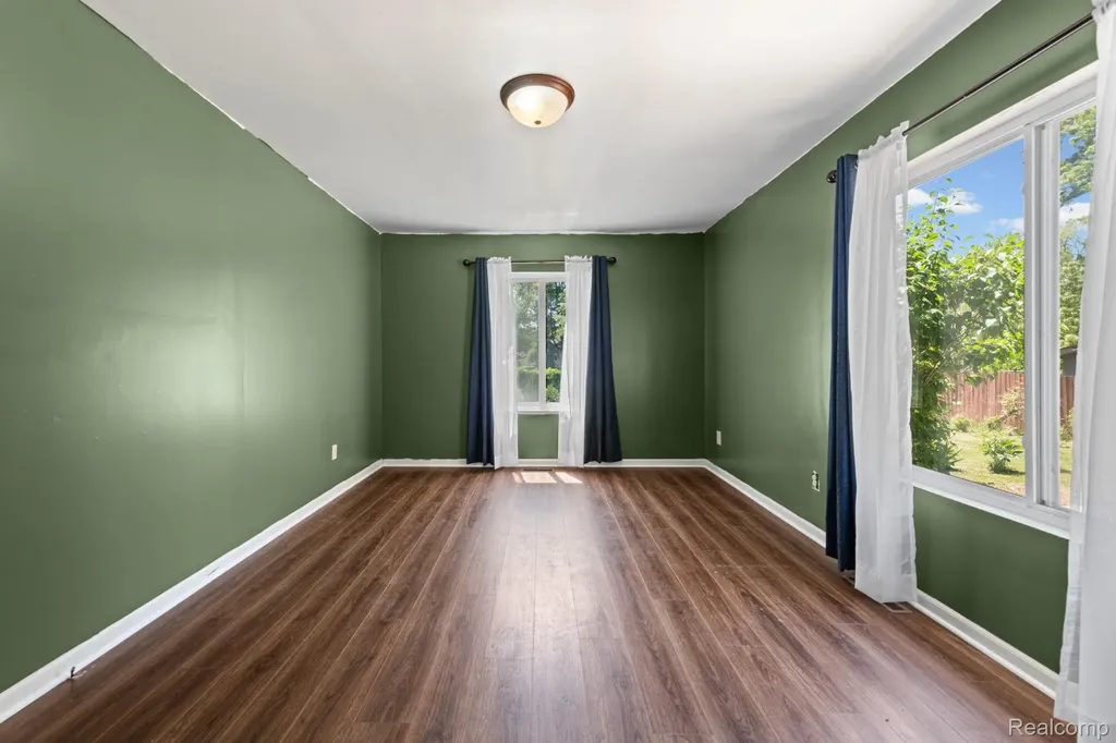 315 Airport Drive Holly Village MI 48442