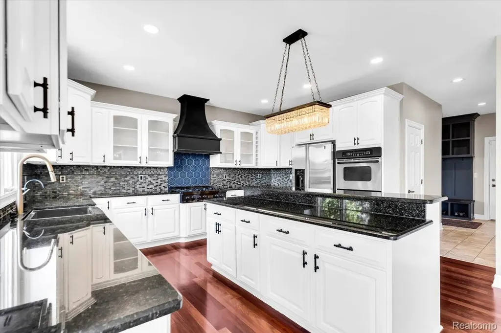 2424 Pebble Beach Drive Oakland Charter Township MI 48363