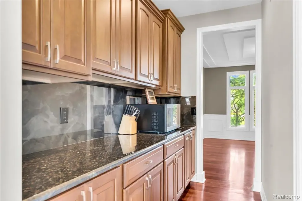 2424 Pebble Beach Drive Oakland Charter Township MI 48363