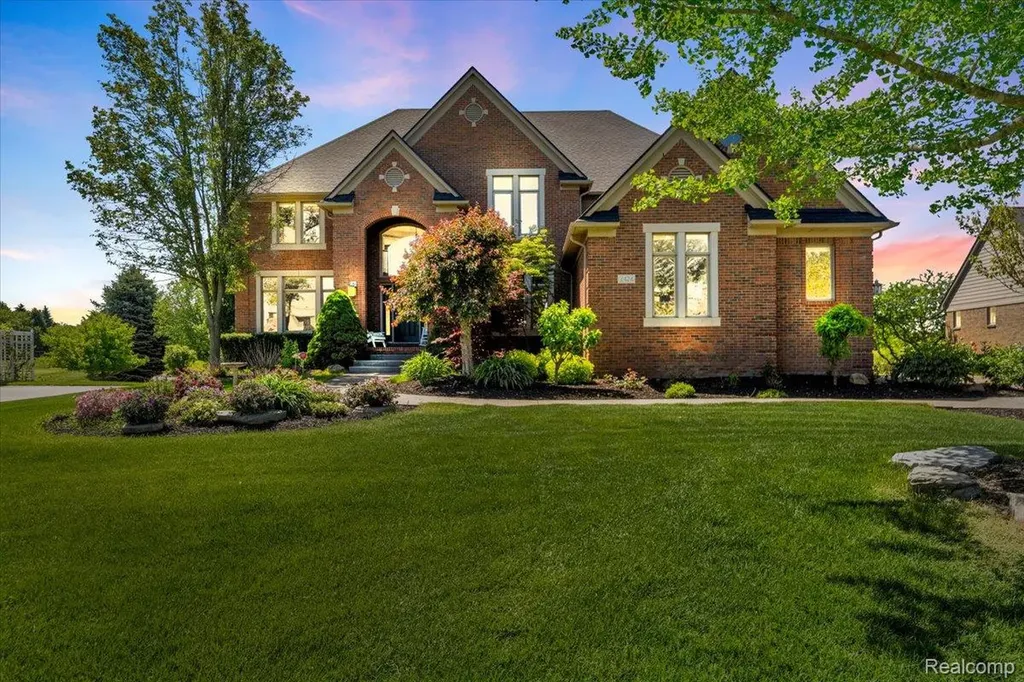 2424 Pebble Beach Drive Oakland Charter Township MI 48363