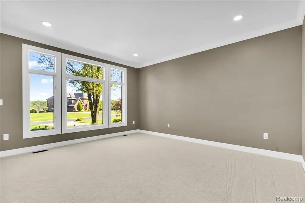 2424 Pebble Beach Drive Oakland Charter Township MI 48363
