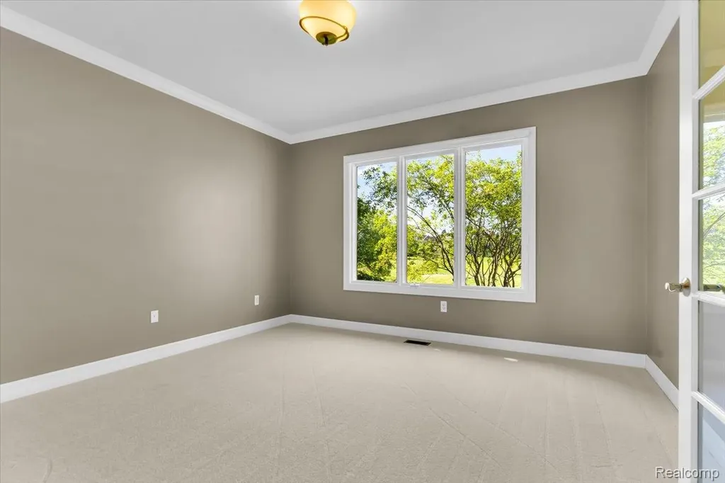 2424 Pebble Beach Drive Oakland Charter Township MI 48363