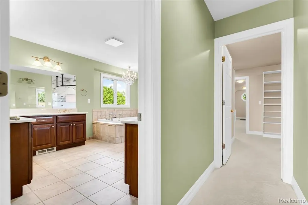 2424 Pebble Beach Drive Oakland Charter Township MI 48363