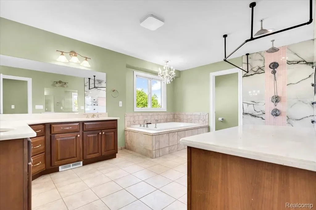 2424 Pebble Beach Drive Oakland Charter Township MI 48363