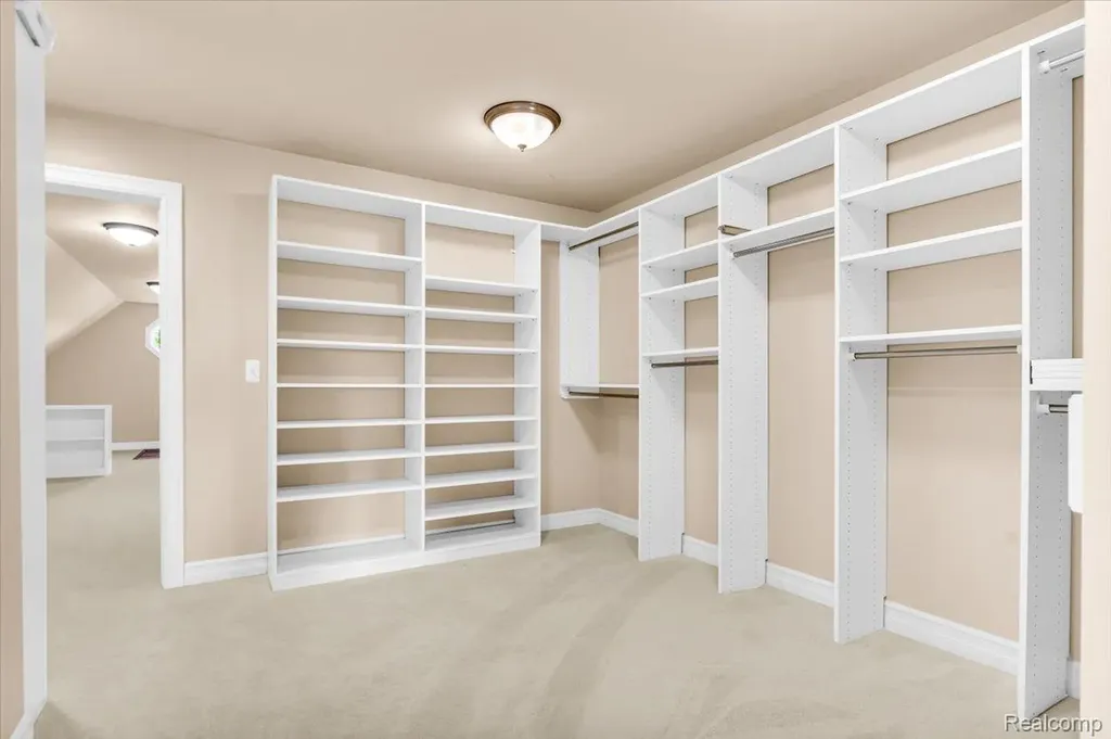 2424 Pebble Beach Drive Oakland Charter Township MI 48363
