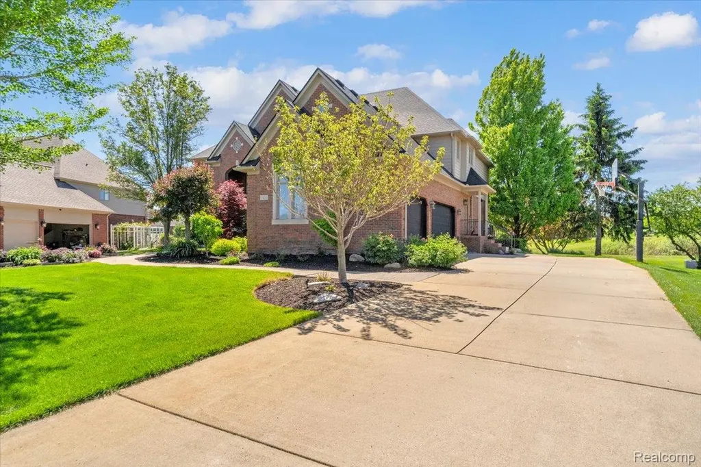 2424 Pebble Beach Drive Oakland Charter Township MI 48363