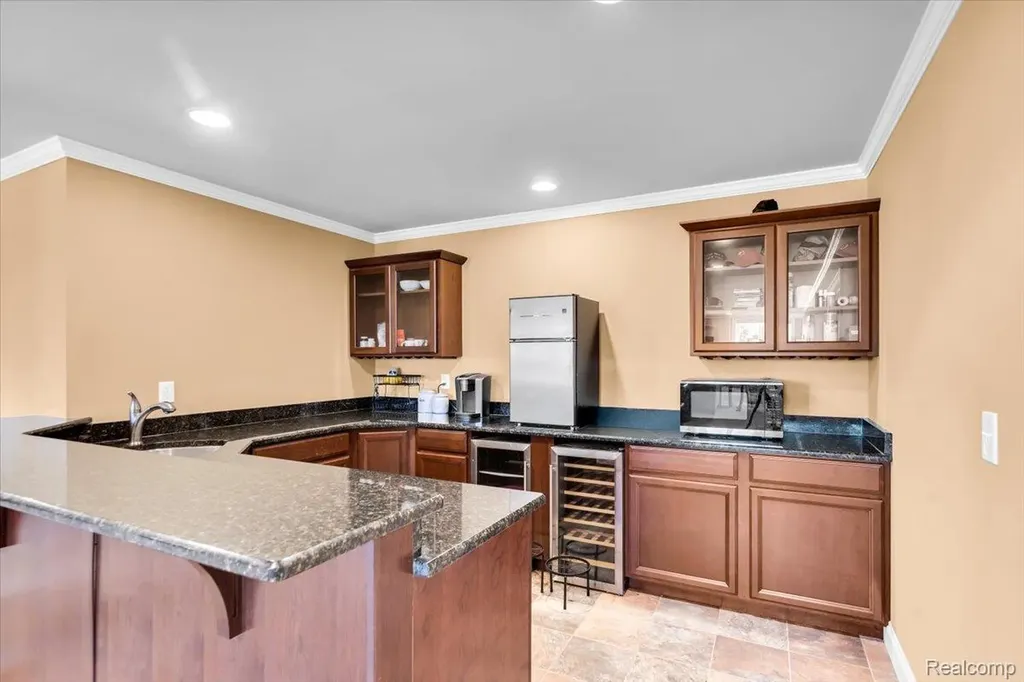2424 Pebble Beach Drive Oakland Charter Township MI 48363