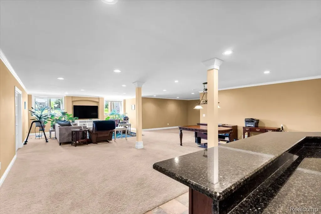 2424 Pebble Beach Drive Oakland Charter Township MI 48363