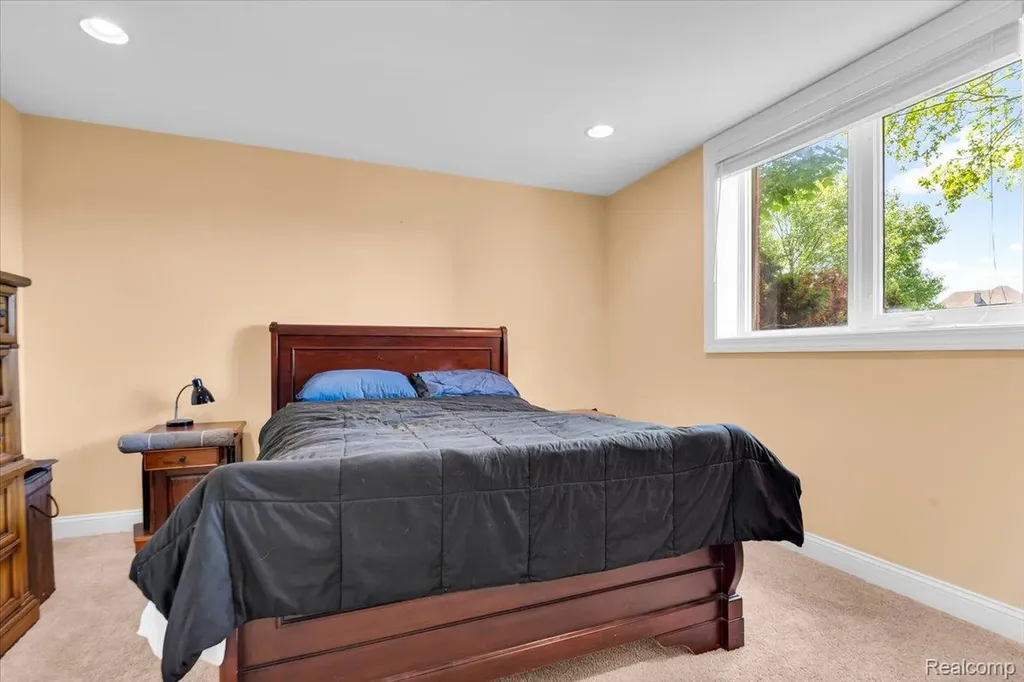 2424 Pebble Beach Drive Oakland Charter Township MI 48363