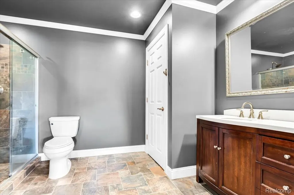 2424 Pebble Beach Drive Oakland Charter Township MI 48363