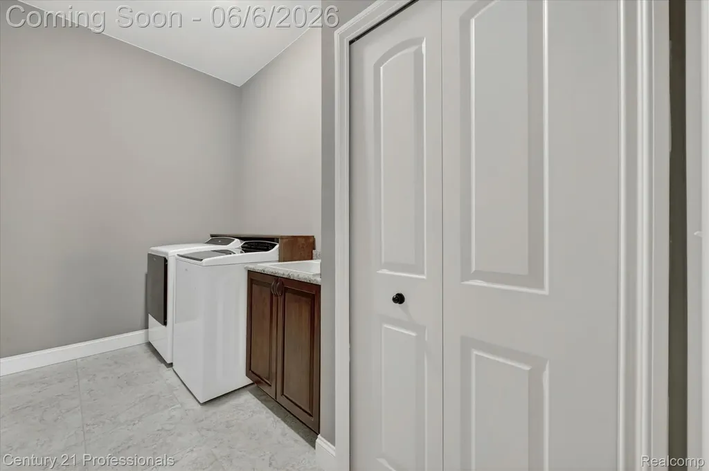 2212 Heidi Drive Addison Township MI 48370