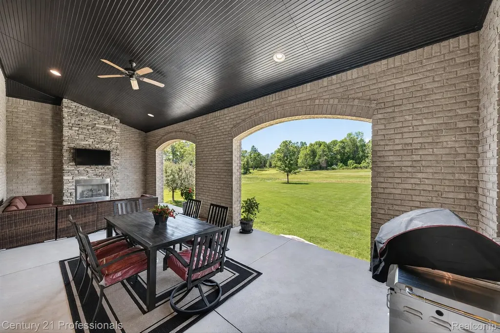 2212 Heidi Drive Addison Township MI 48370