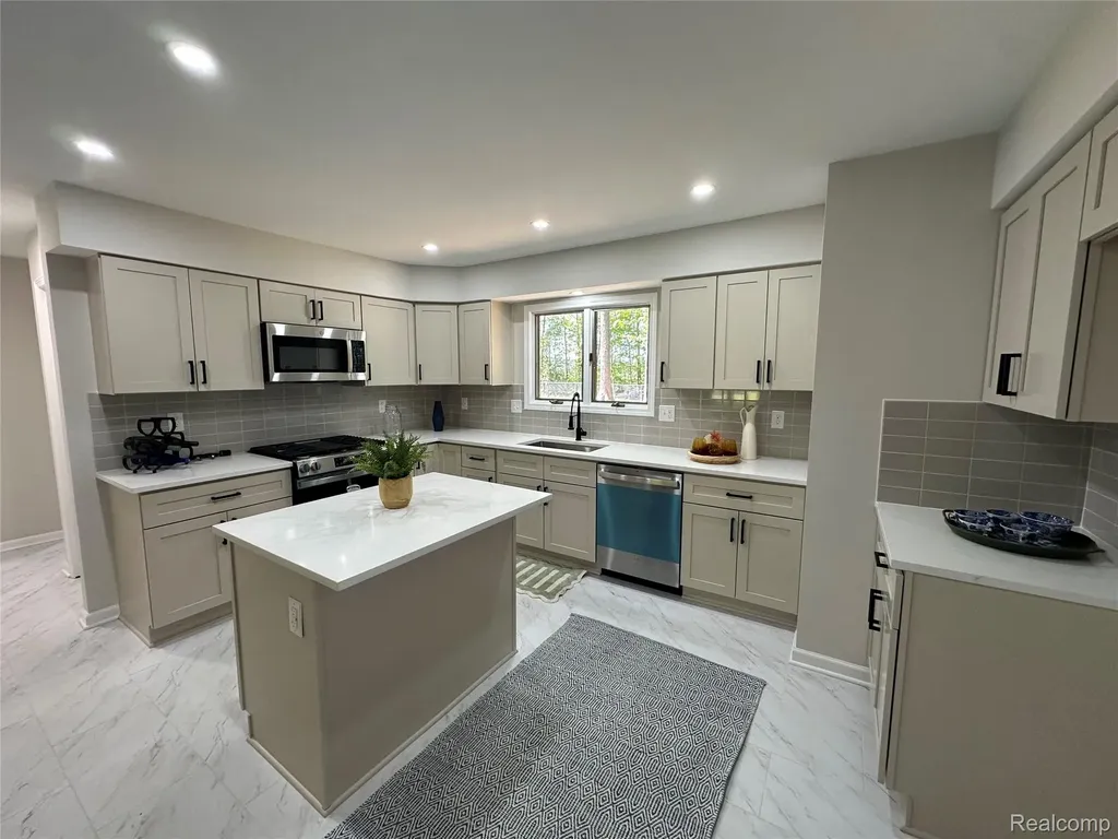 4233 State Road Fort Gratiot Charter Township MI 48059