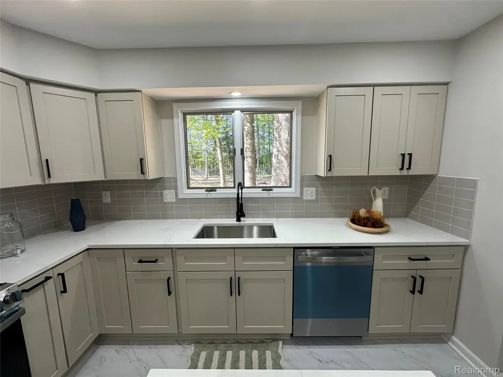 4233 State Road Fort Gratiot Charter Township MI 48059