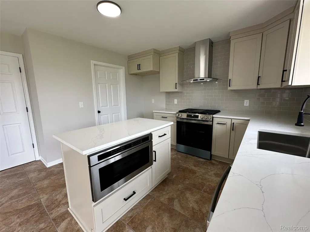 56602 Winding Creek Drive Macomb Township MI 48042