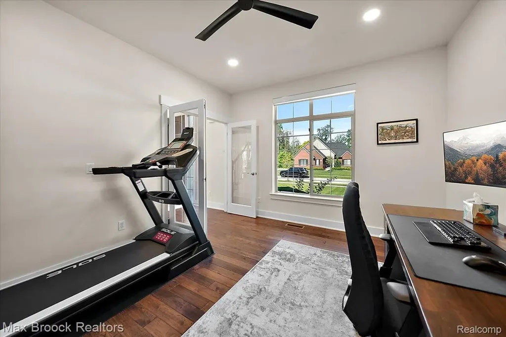 1942 Nottingham Drive Rochester Hills City MI 48307