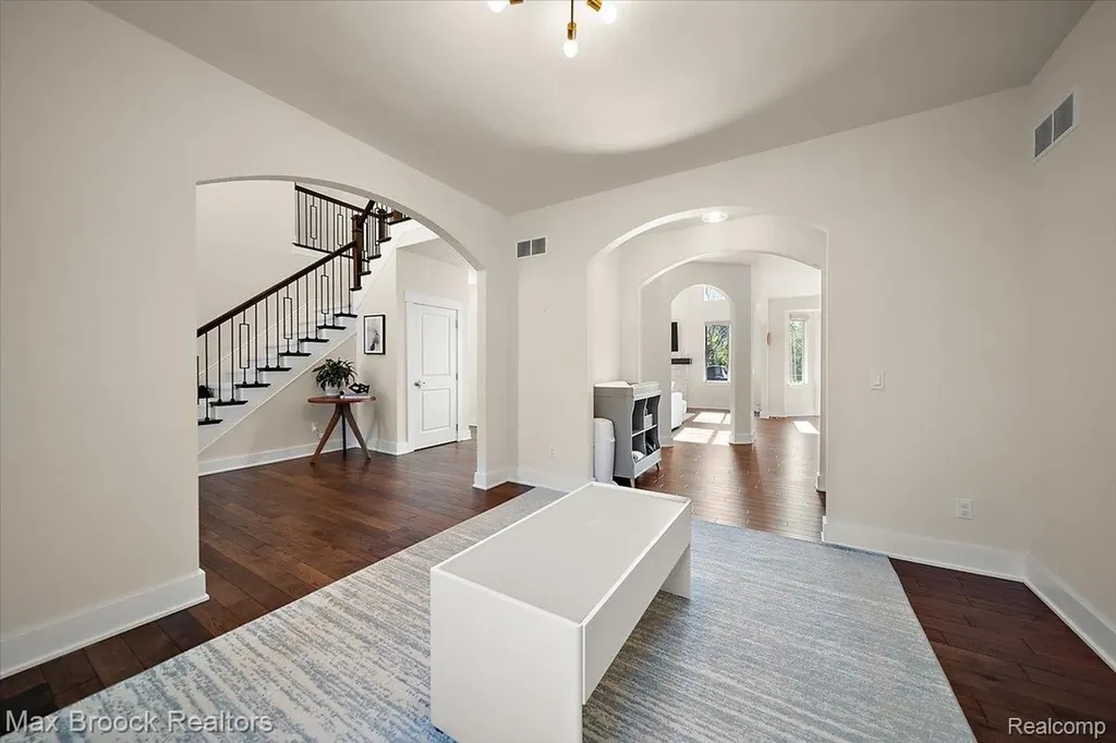 1942 Nottingham Drive Rochester Hills City MI 48307
