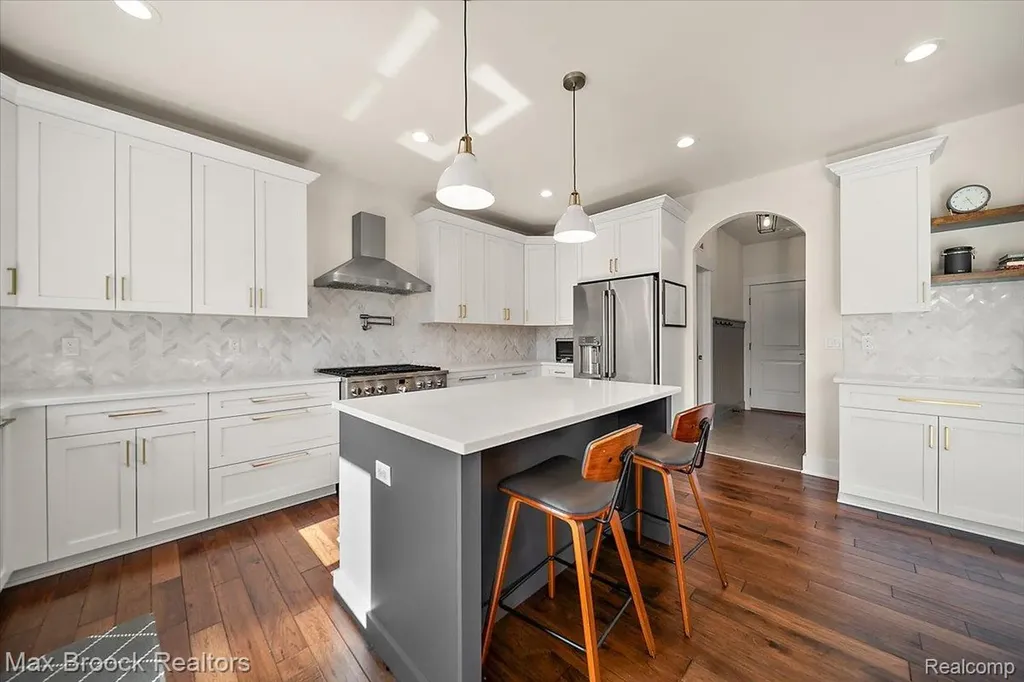 1942 Nottingham Drive Rochester Hills City MI 48307