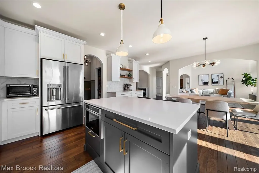 1942 Nottingham Drive Rochester Hills City MI 48307