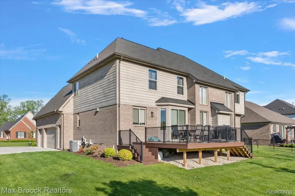 1942 Nottingham Drive Rochester Hills City MI 48307