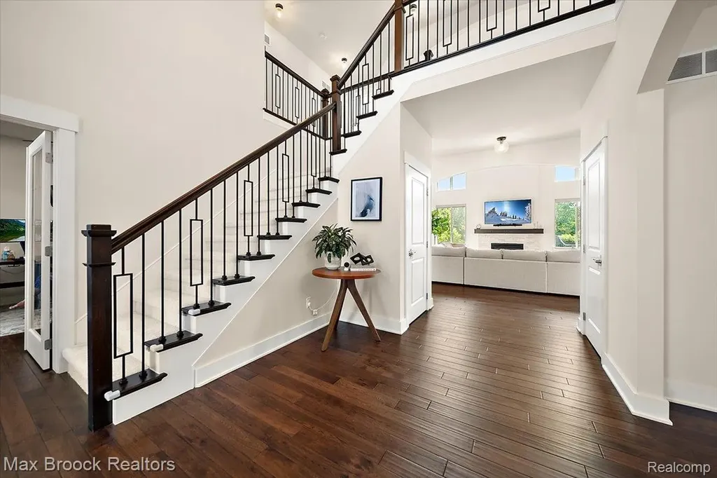 1942 Nottingham Drive Rochester Hills City MI 48307