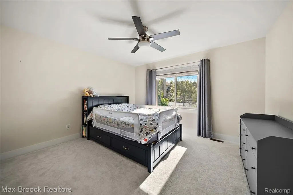 1942 Nottingham Drive Rochester Hills City MI 48307