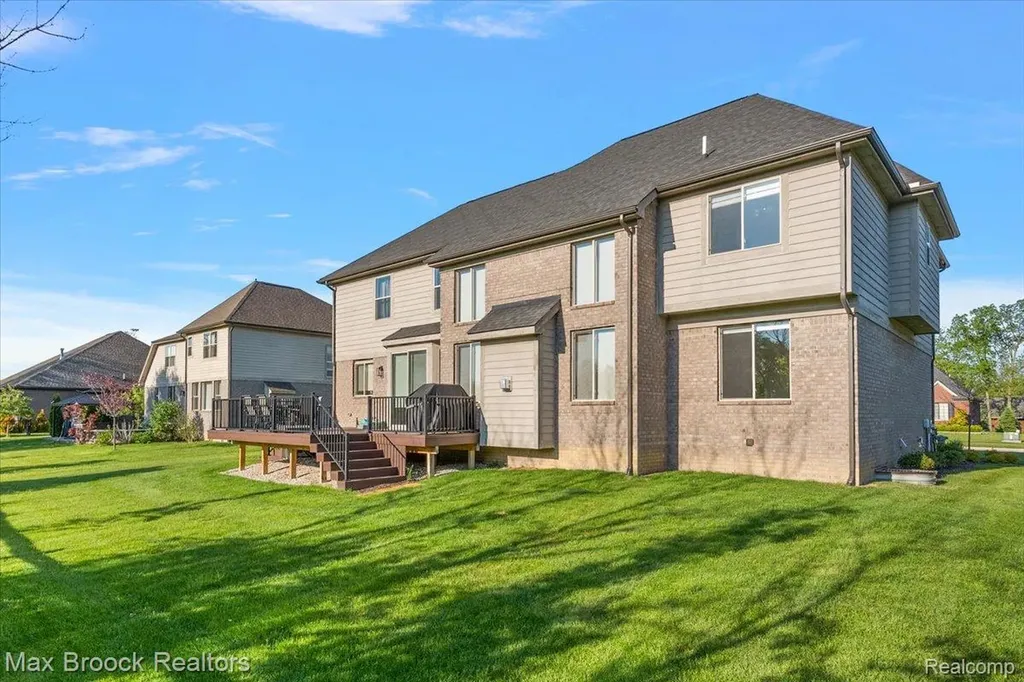 1942 Nottingham Drive Rochester Hills City MI 48307