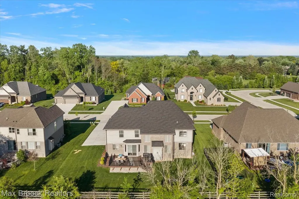 1942 Nottingham Drive Rochester Hills City MI 48307