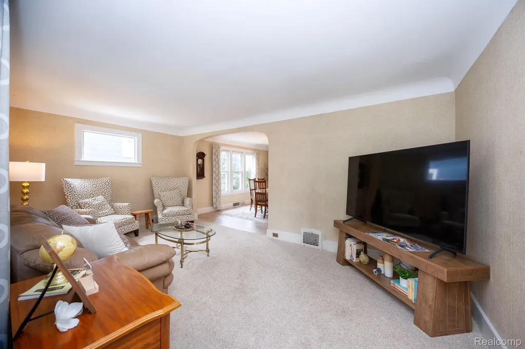447 Maple Street Wyandotte City MI 48192