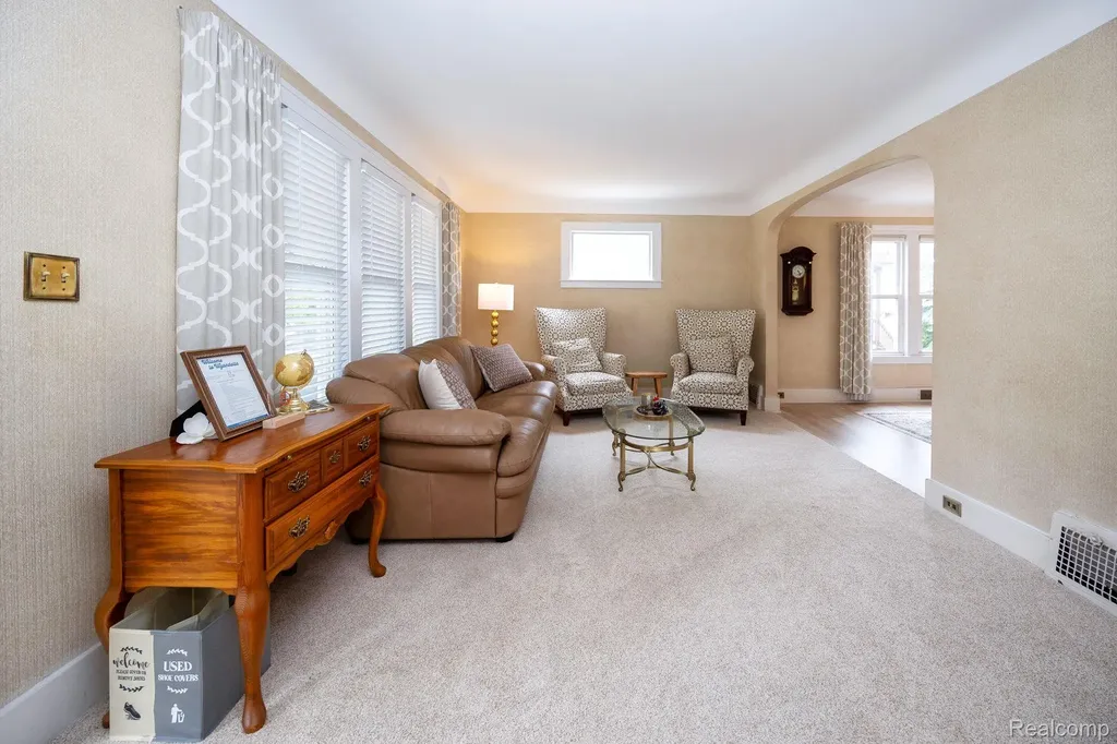 447 Maple Street Wyandotte City MI 48192