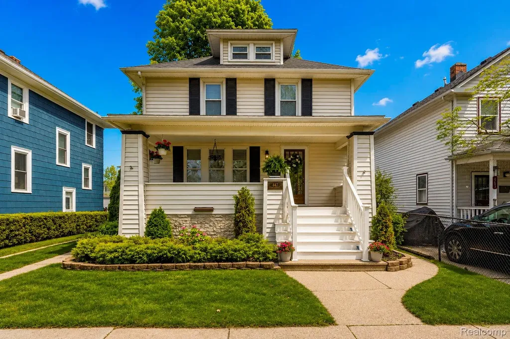 447 Maple Street Wyandotte City MI 48192
