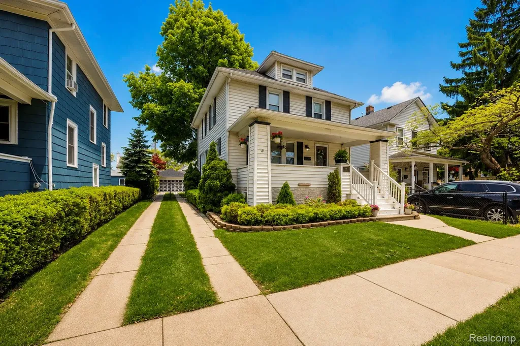 447 Maple Street Wyandotte City MI 48192