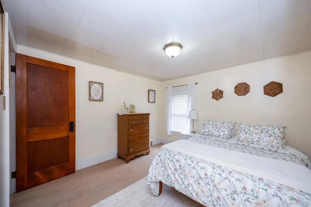 447 Maple Street Wyandotte City MI 48192