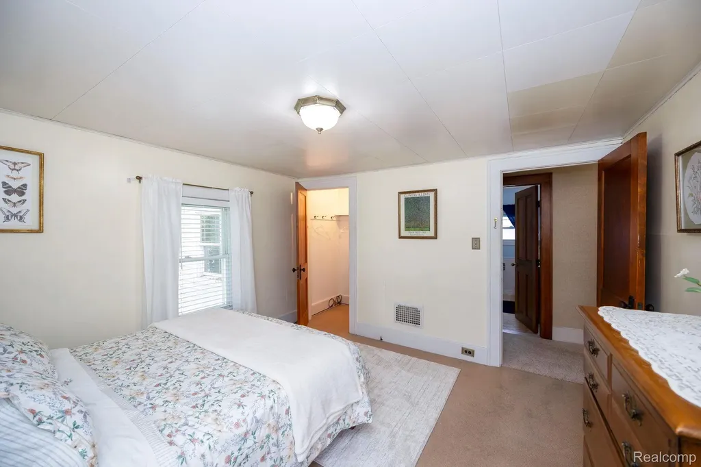 447 Maple Street Wyandotte City MI 48192