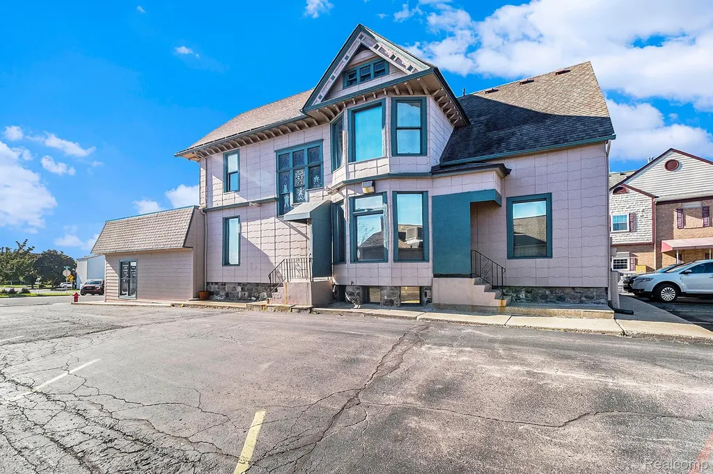 217-231 N Main Street Plymouth City MI 48170