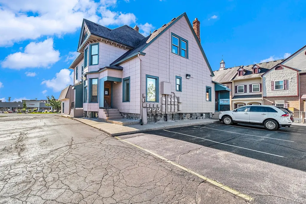 217-231 N Main Street Plymouth City MI 48170
