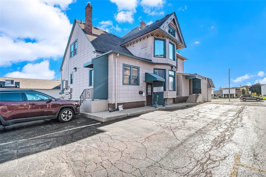 217-231 N Main Street Plymouth City MI 48170
