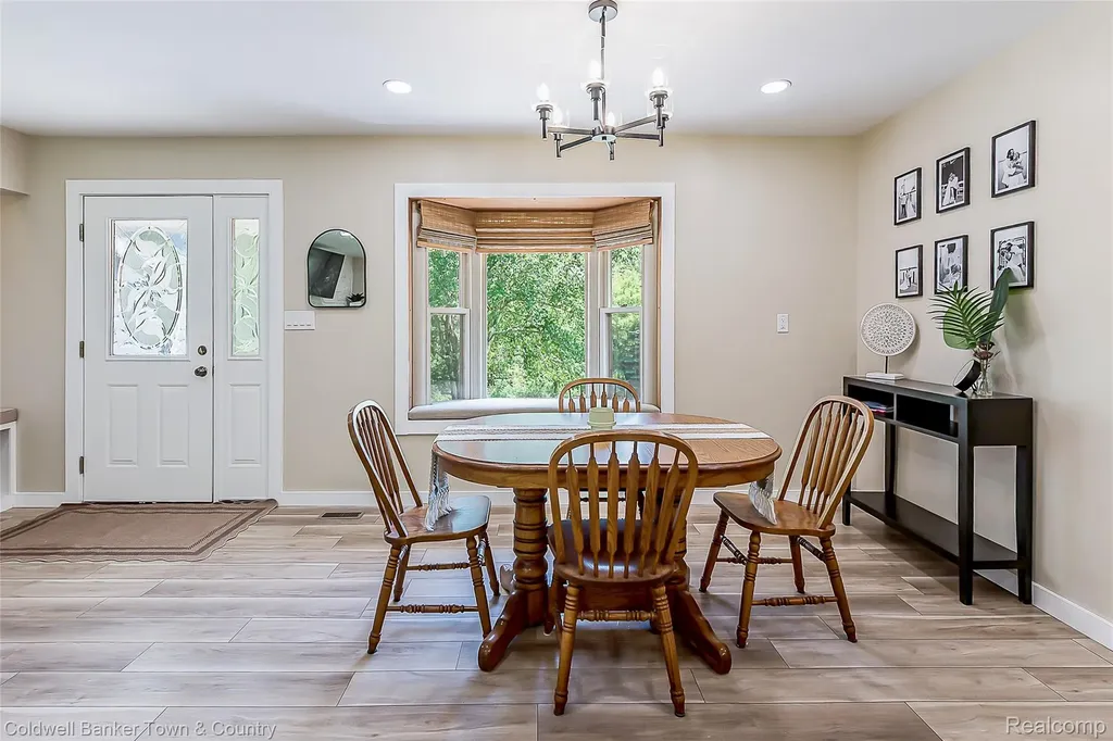 4225 N Tipsico Lake Road Hartland Township MI 48353