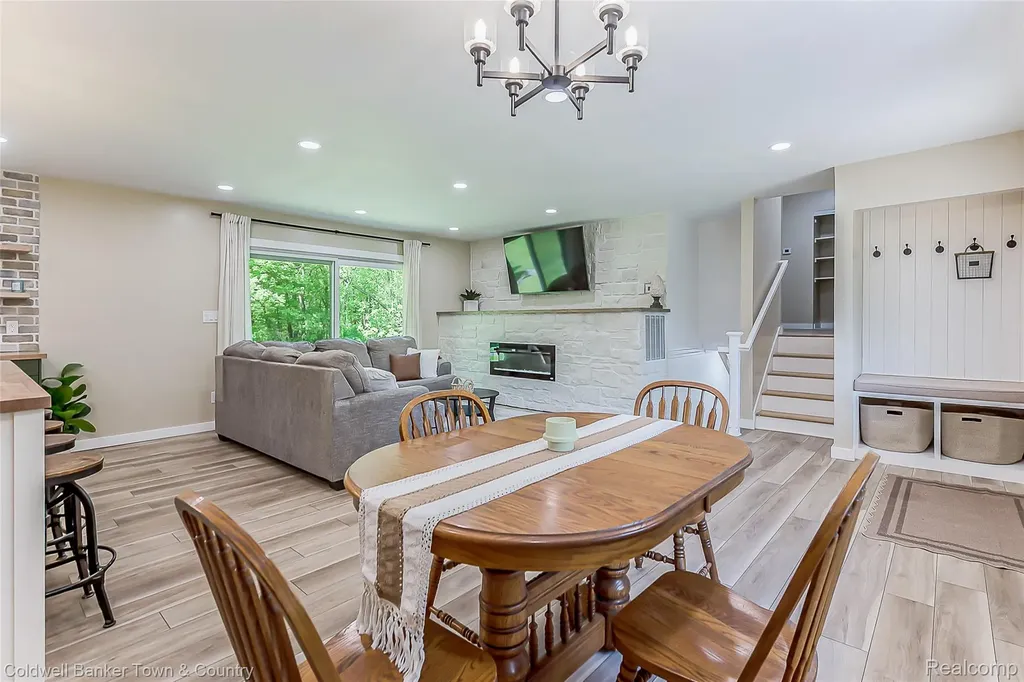 4225 N Tipsico Lake Road Hartland Township MI 48353