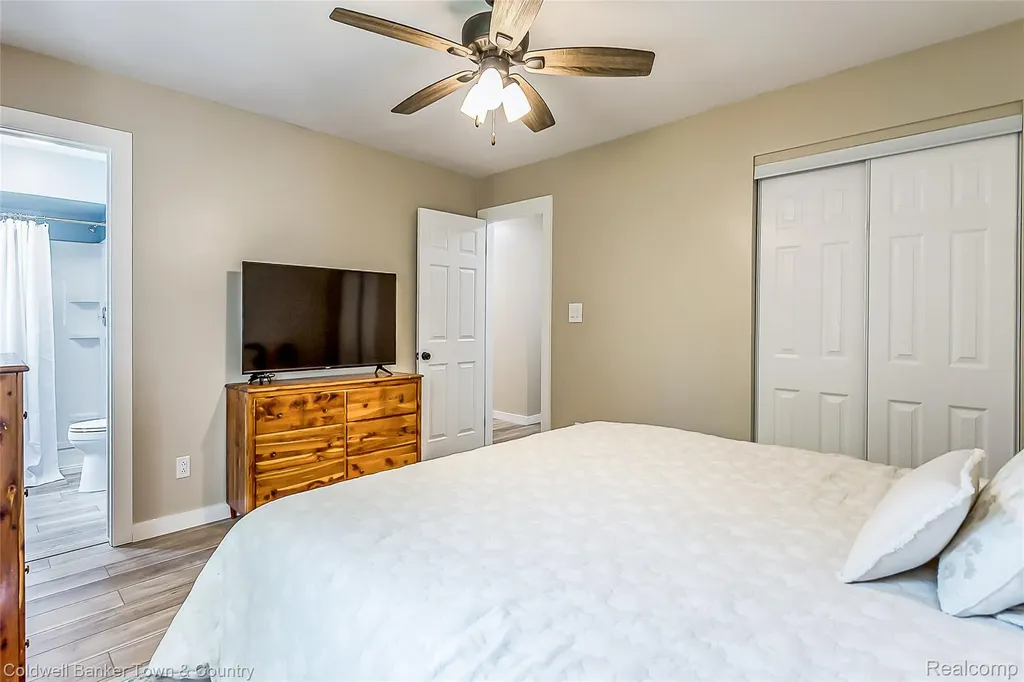 4225 N Tipsico Lake Road Hartland Township MI 48353