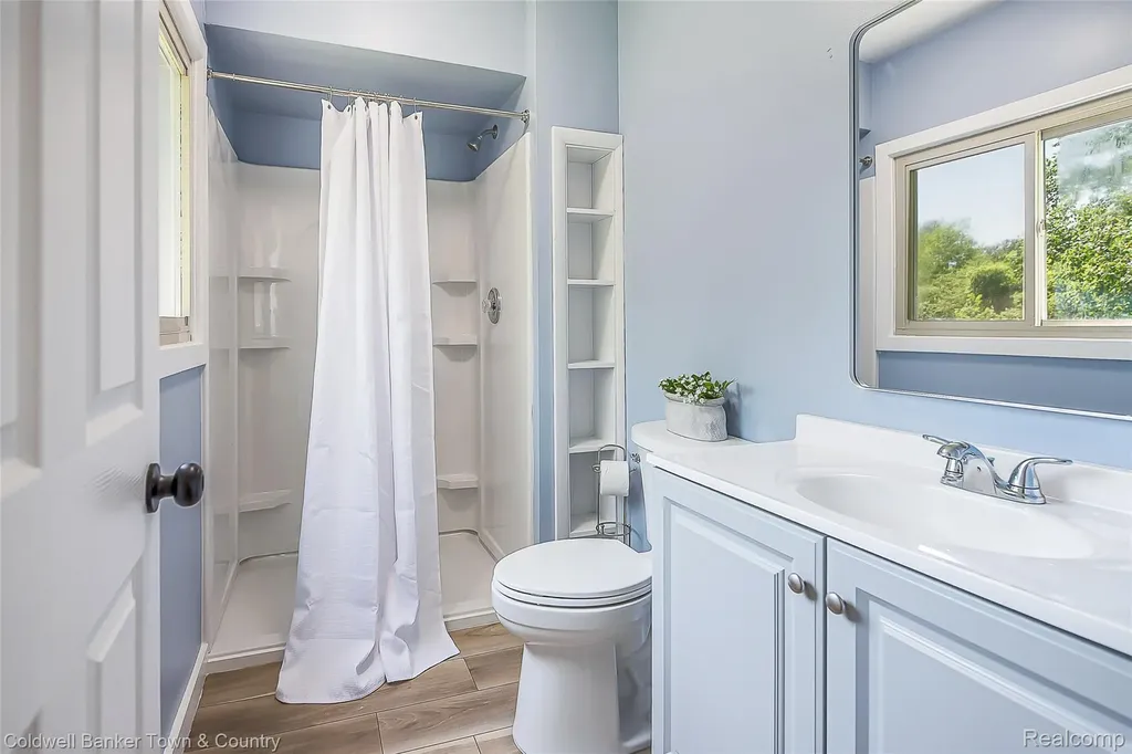 4225 N Tipsico Lake Road Hartland Township MI 48353