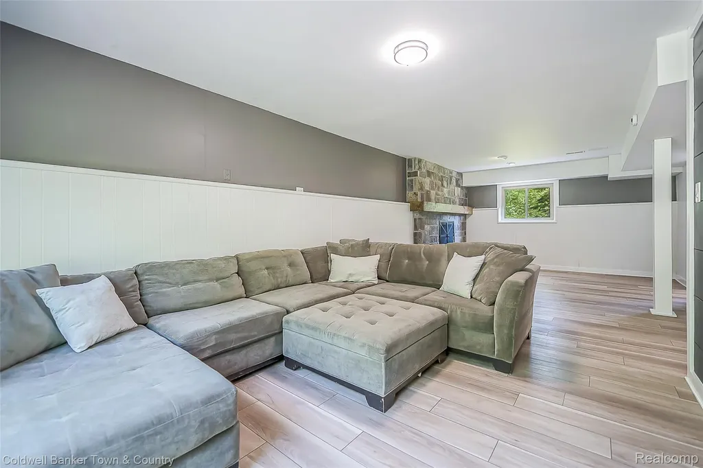 4225 N Tipsico Lake Road Hartland Township MI 48353