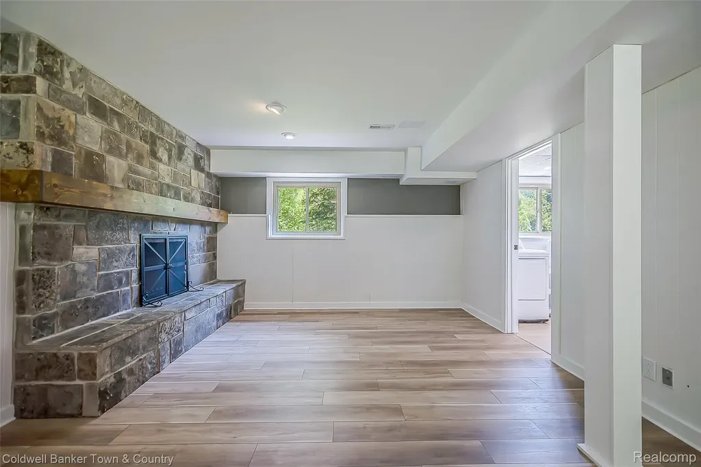 4225 N Tipsico Lake Road Hartland Township MI 48353