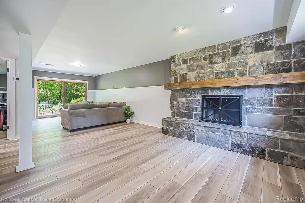 4225 N Tipsico Lake Road Hartland Township MI 48353