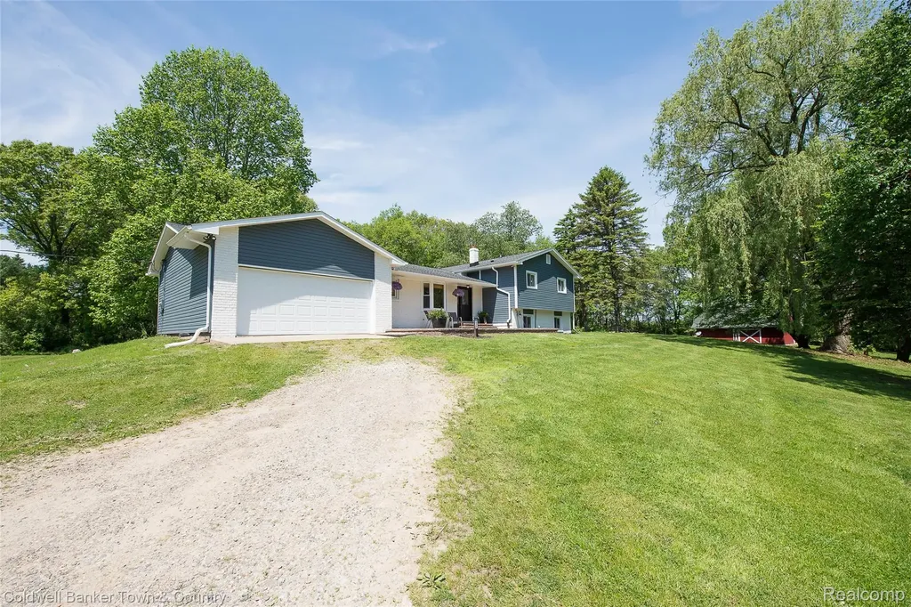4225 N Tipsico Lake Road Hartland Township MI 48353
