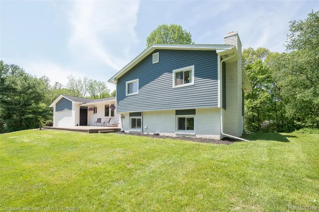 4225 N Tipsico Lake Road Hartland Township MI 48353