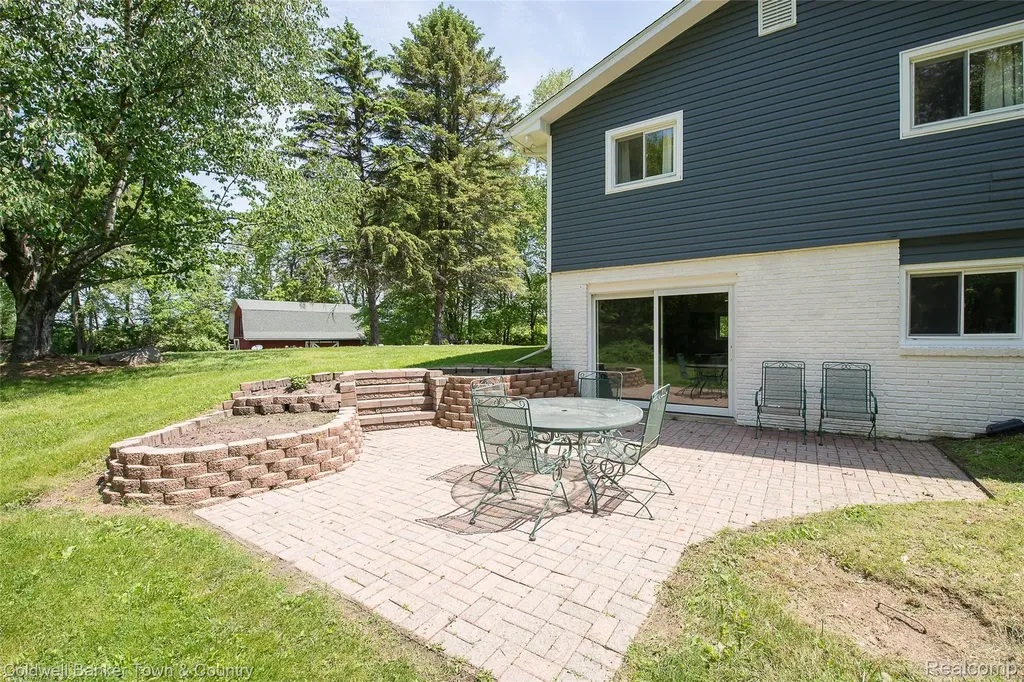 4225 N Tipsico Lake Road Hartland Township MI 48353