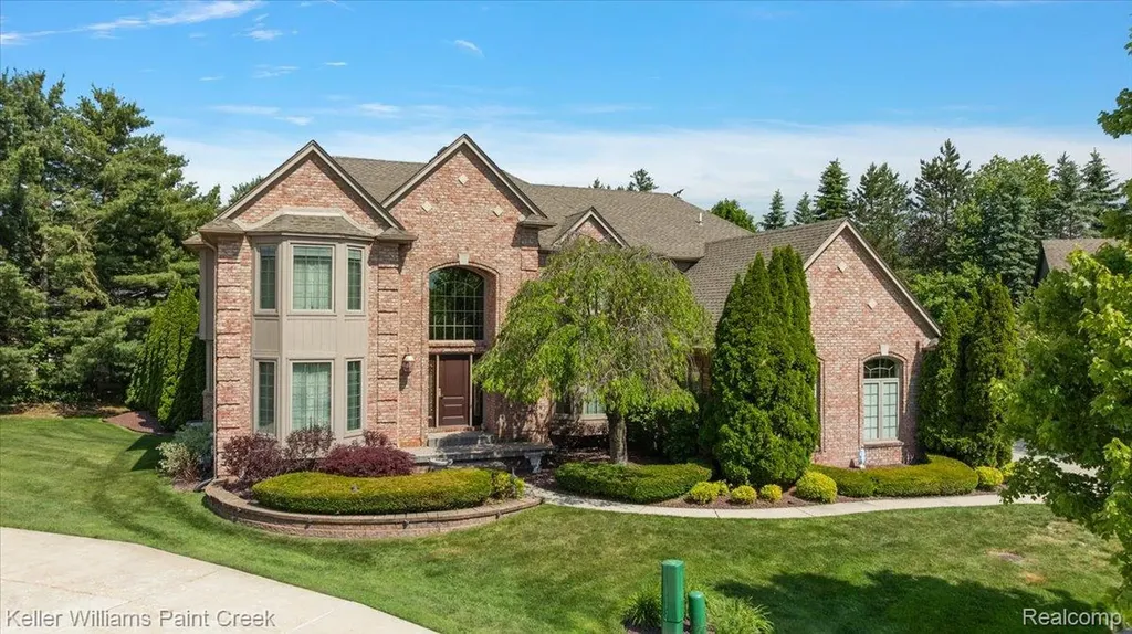 13150 Rhea Court Shelby Charter Township MI 48315