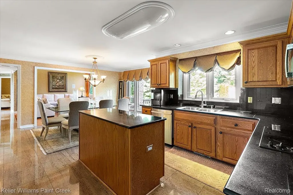 13150 Rhea Court Shelby Charter Township MI 48315